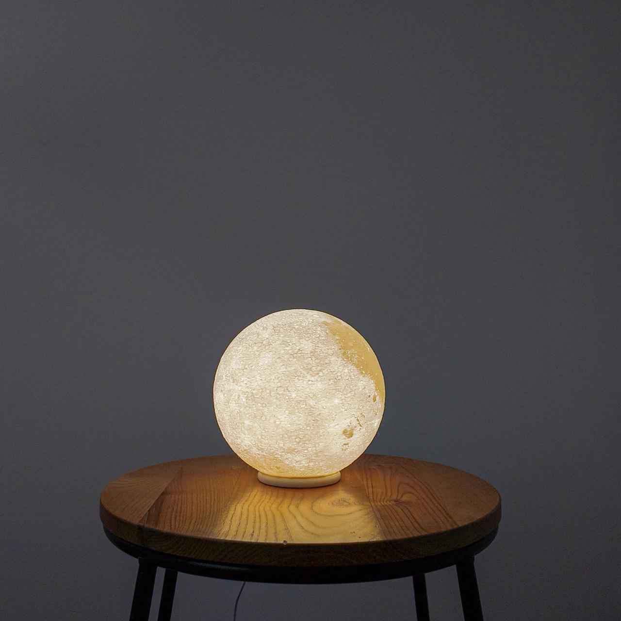 Luna Lamp – Bring the Moonlight Home